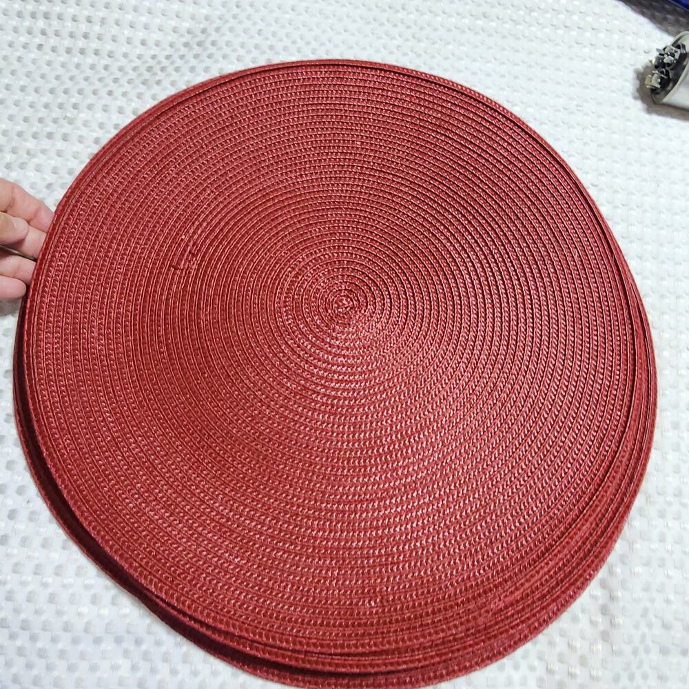 DII INDOOR/OUTDOOR SET OF 7 RED WOVEN ROUND PLACEMATS